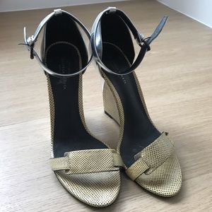 Gorg Bottega Veneta shoes. Ankle strap.